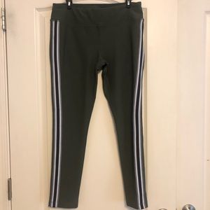 Mondetta green leggings